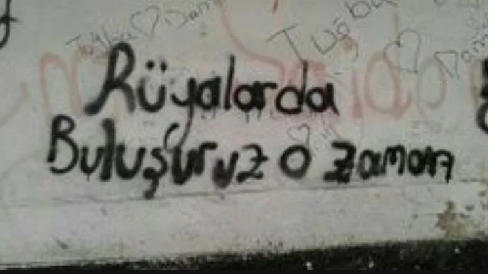 bir; bir yıldız saklandı, papatyanın yüreğinde.